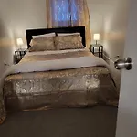 Furnished Room-5 Close To U Of A In Edmonton - With Shared Spaces