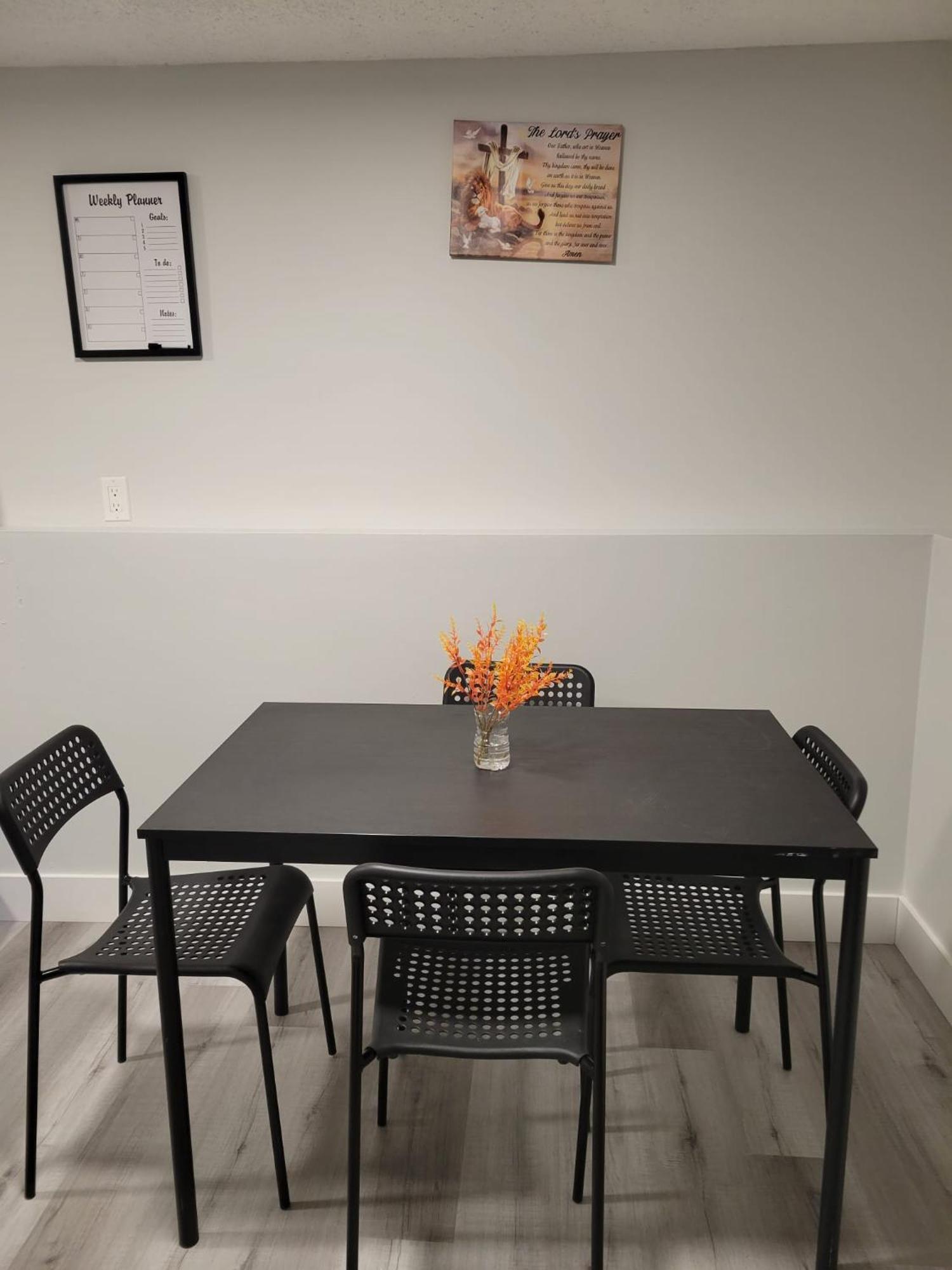 Furnished Room-5 Close To U Of A In - With Shared Spaces *