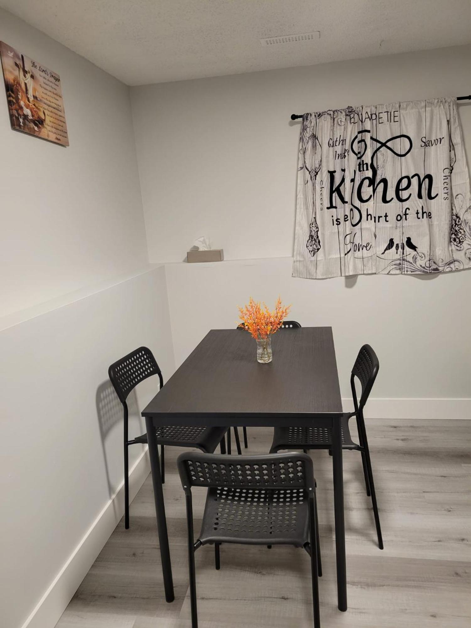 Furnished Room-5 Close To U Of A In - With Shared Spaces Edmonton
